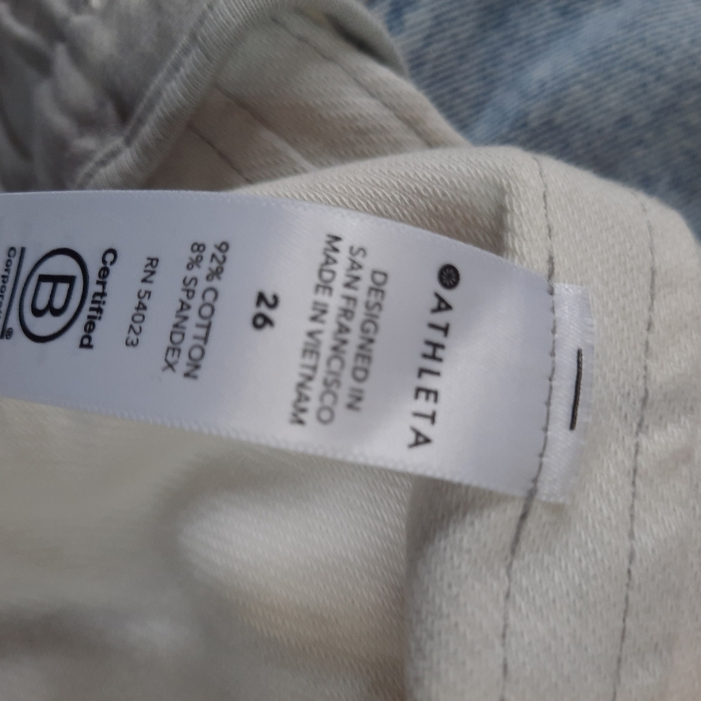 Athleta Farallon Joggers Retail $109 - Picture 6 of 10